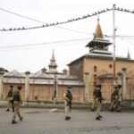 وادی کشمیر میں مزید تین سرکاری ملازمین کو نوکریوں سے نکال کر جیل بھیج دیا گیا