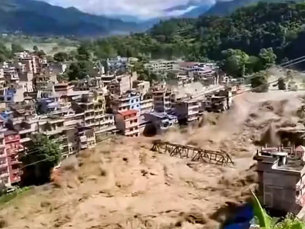 neapal-barrier-lake-near-nepal-border-could-breach1787838406-0-600x450